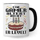 Gamer Tasse, Ein Gamer altert nicht - Er levelt Geschenkidee für Computerspieler, Gaming-Fans und...